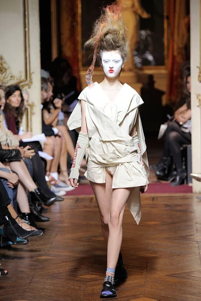 Look 22